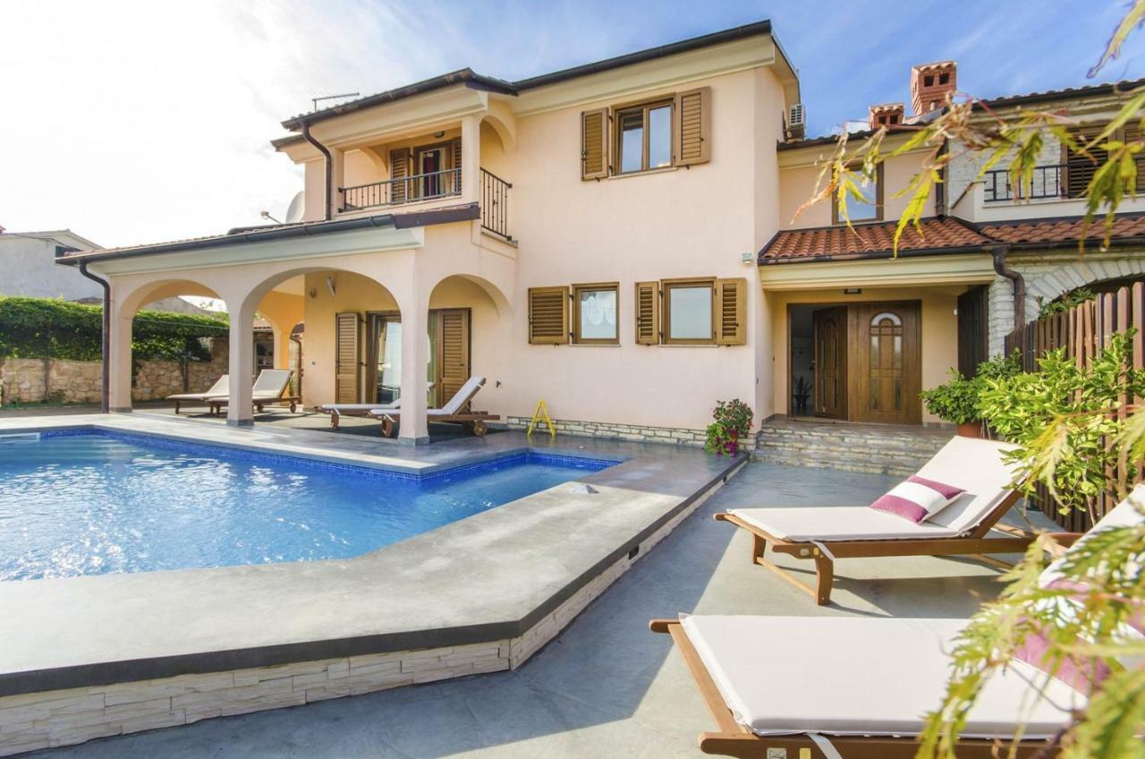 Villa Rose 로비니 외부 사진